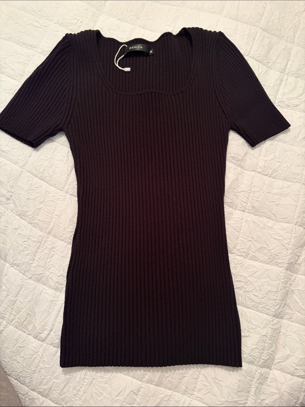 Women’s M black basic shirt